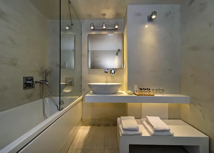 Cavo Bianco Boutique & Kamári