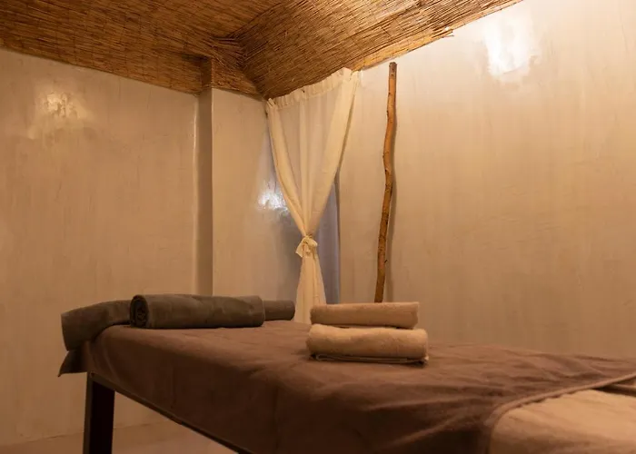 Cavo Bianco Boutique & Kamári