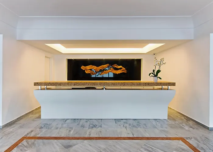 Cavo Bianco Boutique & 5* Kamári