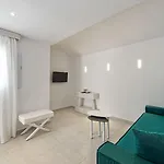 Cavo Bianco Boutique & Kamári