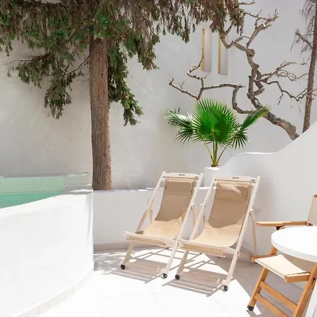 Cavo Bianco Boutique & מלון Kamári