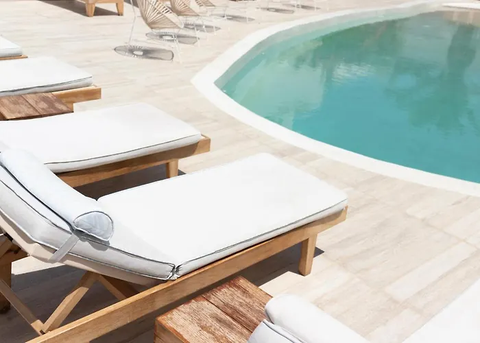 Cavo Bianco Boutique & 5* Kamári