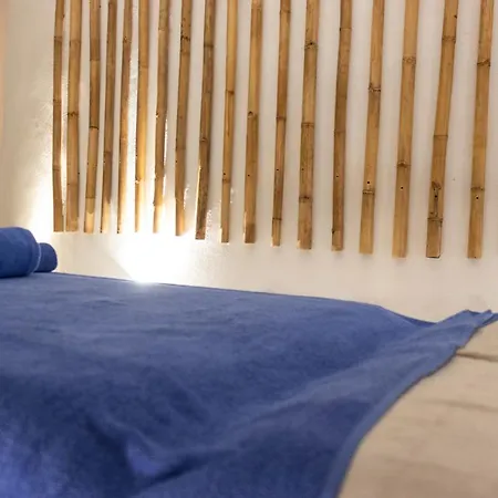 Cavo Bianco Boutique & Kamari (Santorini)