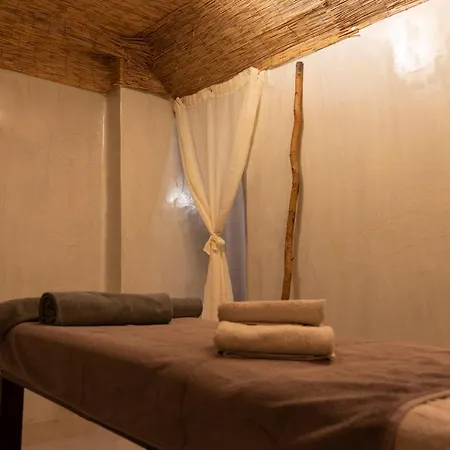 Cavo Bianco Boutique Hotel&spa Kamári