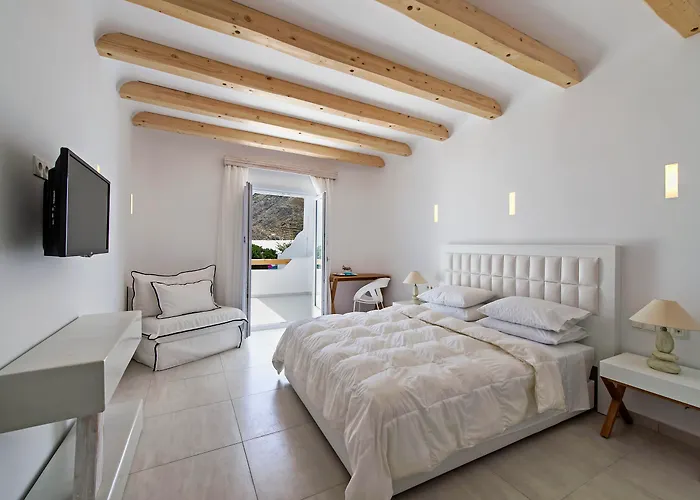 Cavo Bianco Boutique & מלון