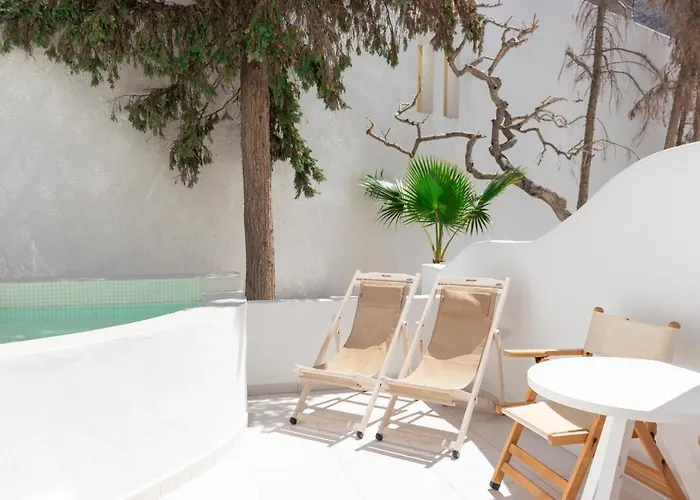 Cavo Bianco Boutique & מלון Kamári