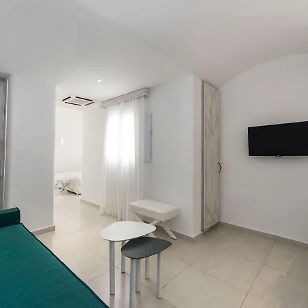 Cavo Bianco Boutique & 5* Kamári